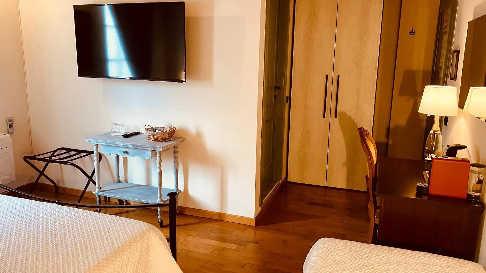 Hotel La Casina Dello 3*,  Italia
